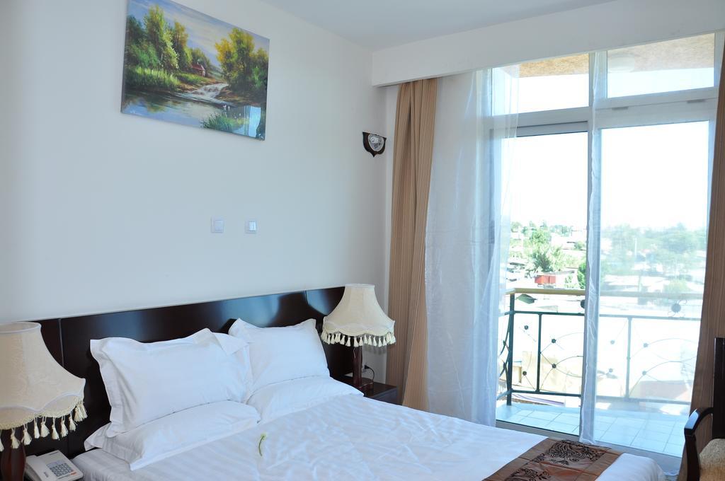 Ag Palace Hotel Addis Ababa Oda fotoğraf